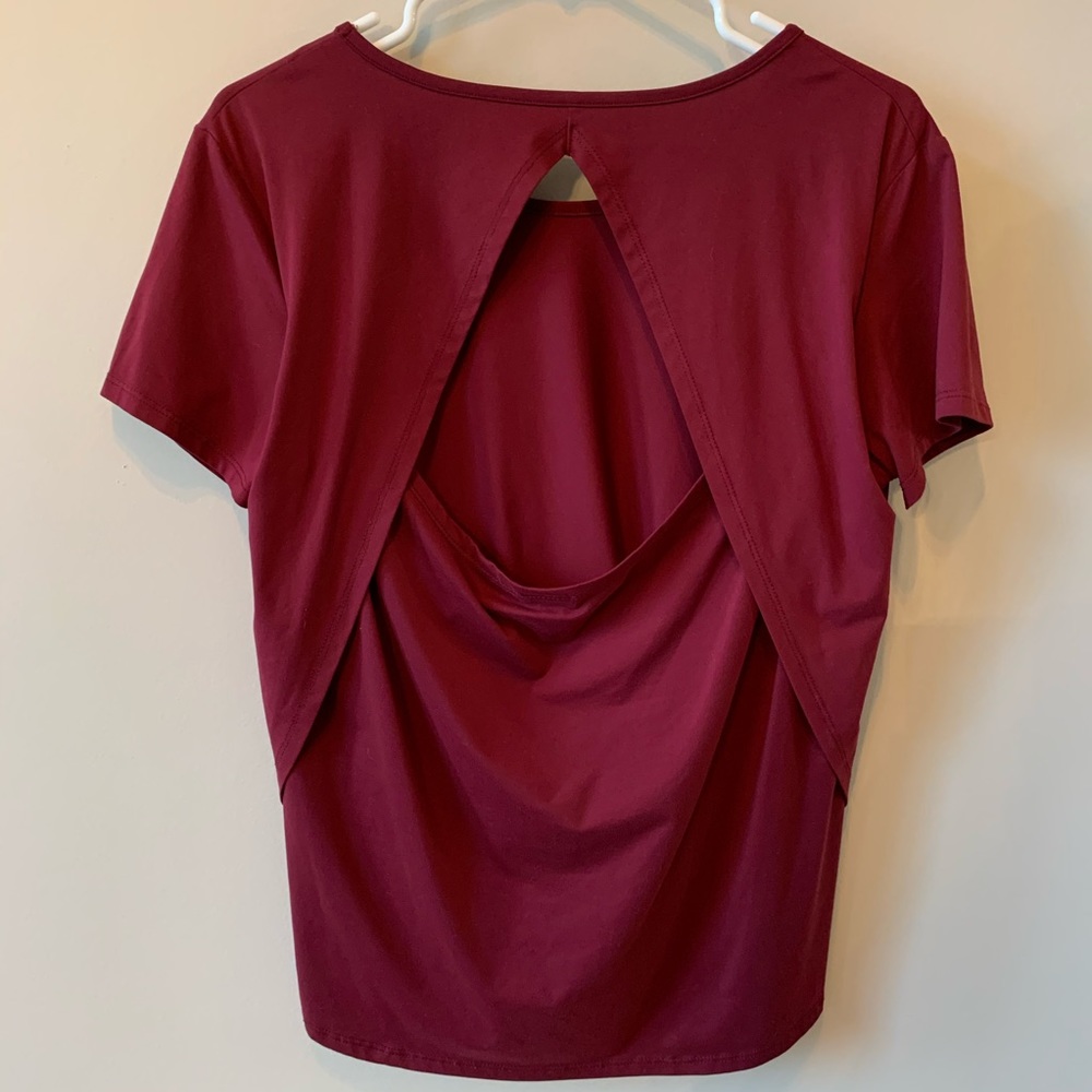 Champion Cutout Fitness Tee - Medium